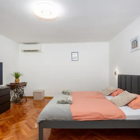 Aristea Crikvenica By Guide *