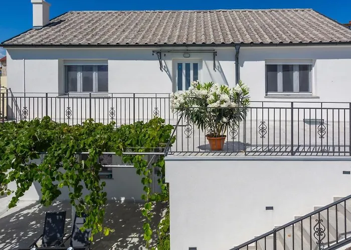 Aristea Crikvenica By Guide * バカル