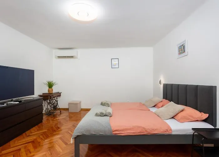 Aristea Crikvenica By Guide *