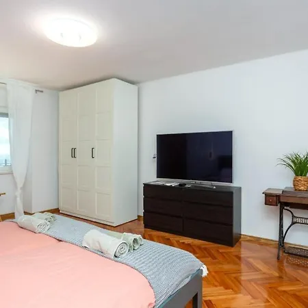 Aristea Crikvenica By Guide فيلة باكار