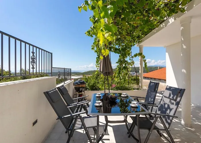 Vila Aristea Crikvenica By Guide